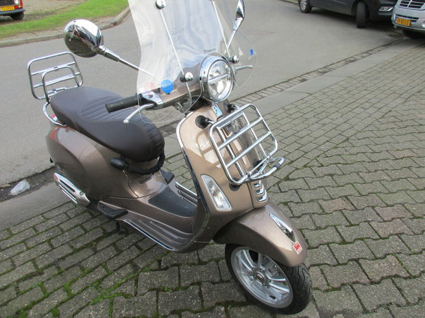 Vespa primavira touring